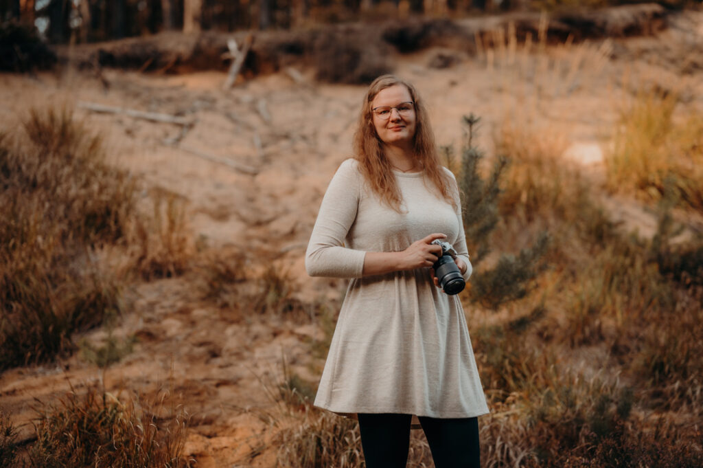 Fotografin Elisa Witschas aus Boxberg/O.L. in einem herbstlichen Moment – natürlich & herzlich