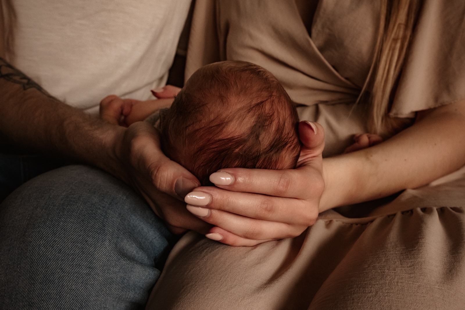 Kuschelige Familienzeit mit Neugeborenem – festgehalten in Boxberg/O.L.